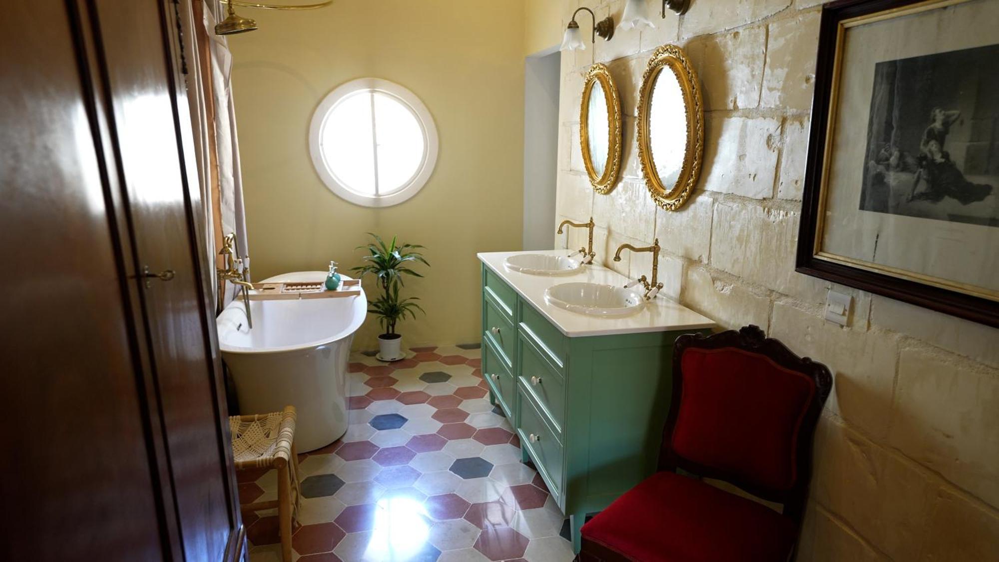 סליאמה Tinja Bnb מראה חיצוני תמונה